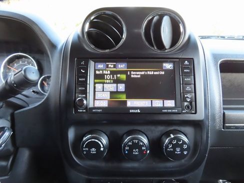 Used 2014 Jeep Patriot Limited image 18