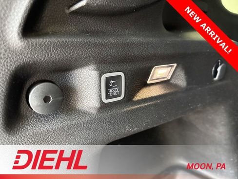 Used 2024 Jeep Grand Cherokee L Altitude image 11