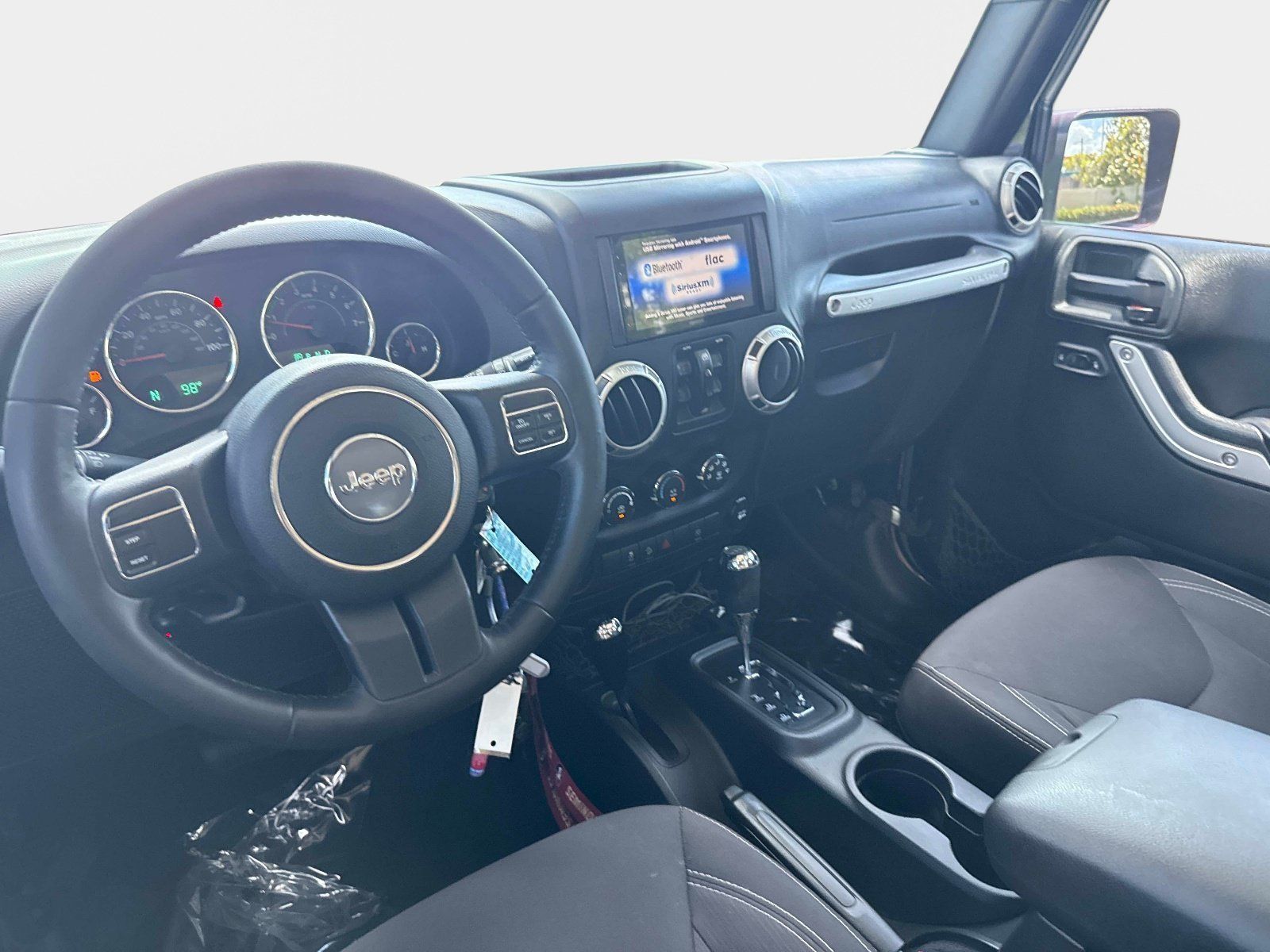Used 2017 Jeep Wrangler Unlimited Sahara AWD/4WD image 15