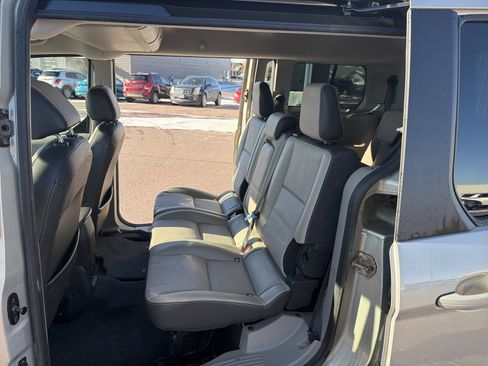 Used 2014 Ford Transit Connect Titanium image 6