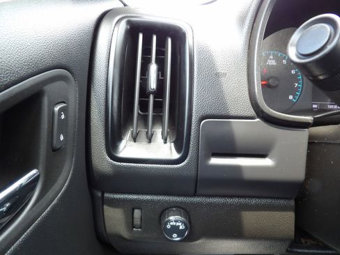 Used 2022 Chevrolet Colorado LT w/ Fleet Safety Package RWD image 19