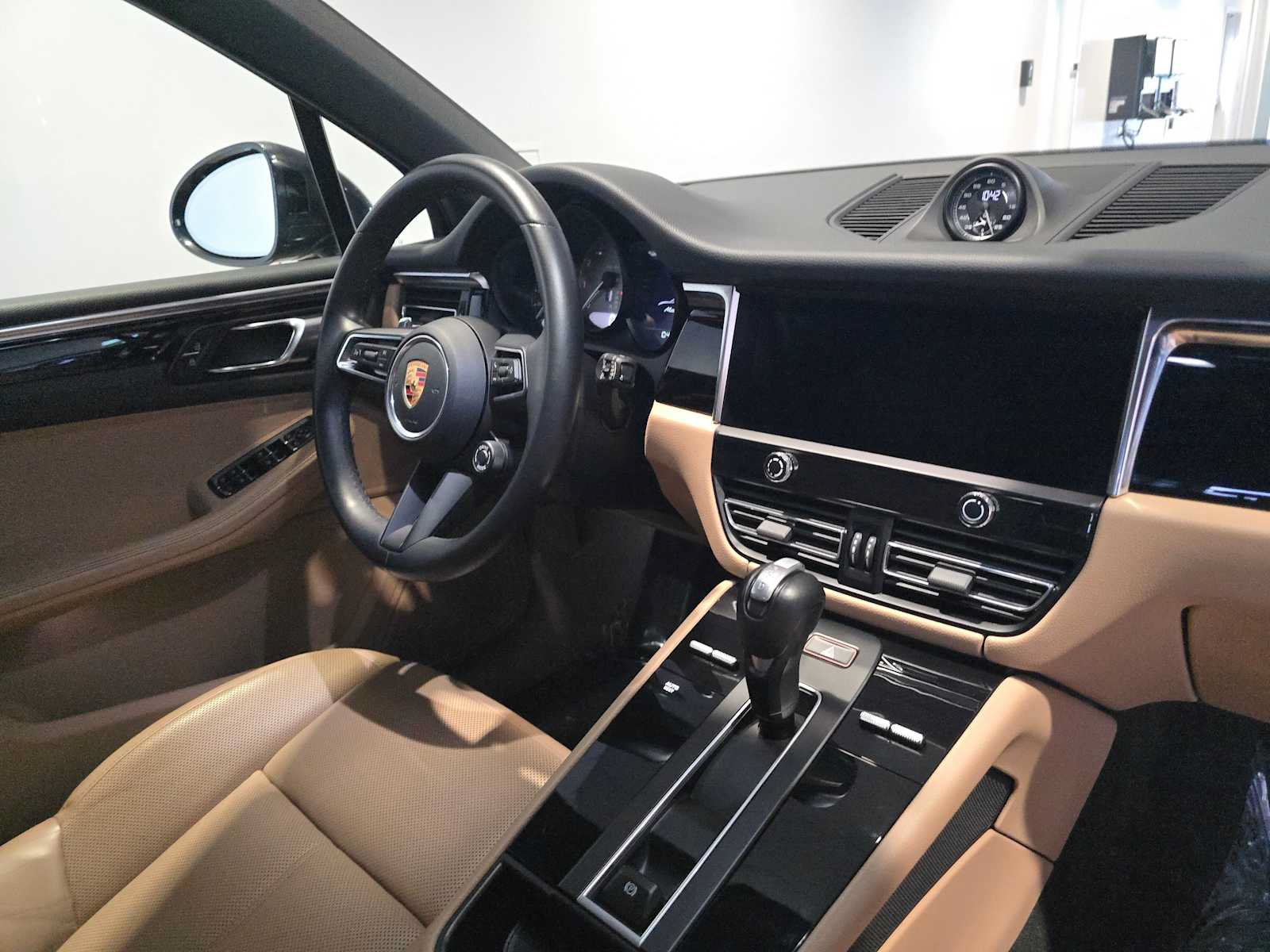 Used 2023 Porsche Macan S AWD/4WD image 11