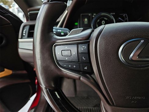 Used 2019 Lexus ES 300h w/ Premium Package image 11