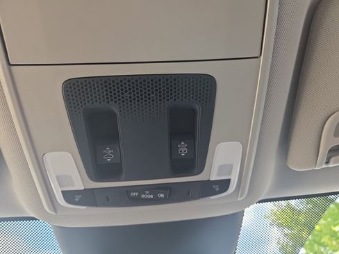 New 2025 Honda Pilot Touring image 23