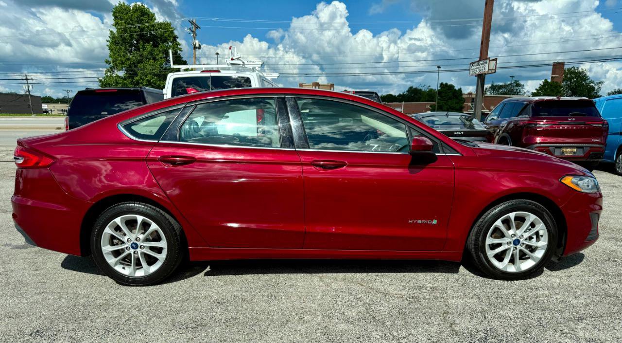 Used 2019 Ford Fusion SE FWD image 8