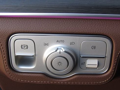 Certified 2024 Mercedes-Benz GLS 450 4MATIC image 39