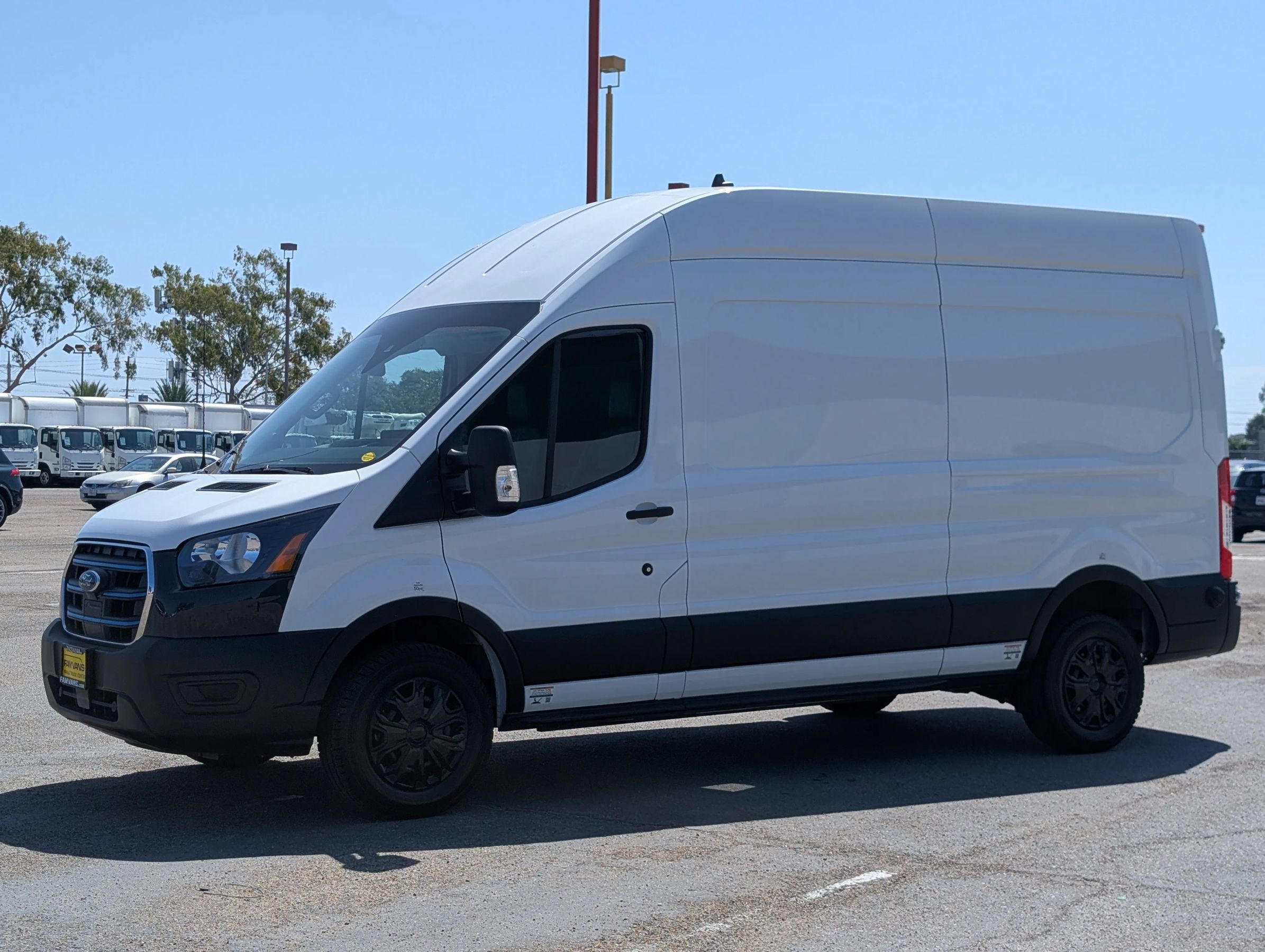 Used 2022 Ford E-Transit 148 High Roof w/ Load Area Protection Package RWD image 5