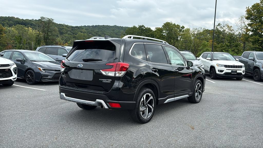 Certified 2023 Subaru Forester Touring AWD/4WD image 6