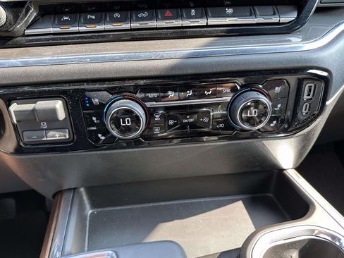 Used 2024 Chevrolet Silverado 1500 High Country w/ Technology Package AWD/4WD image 26