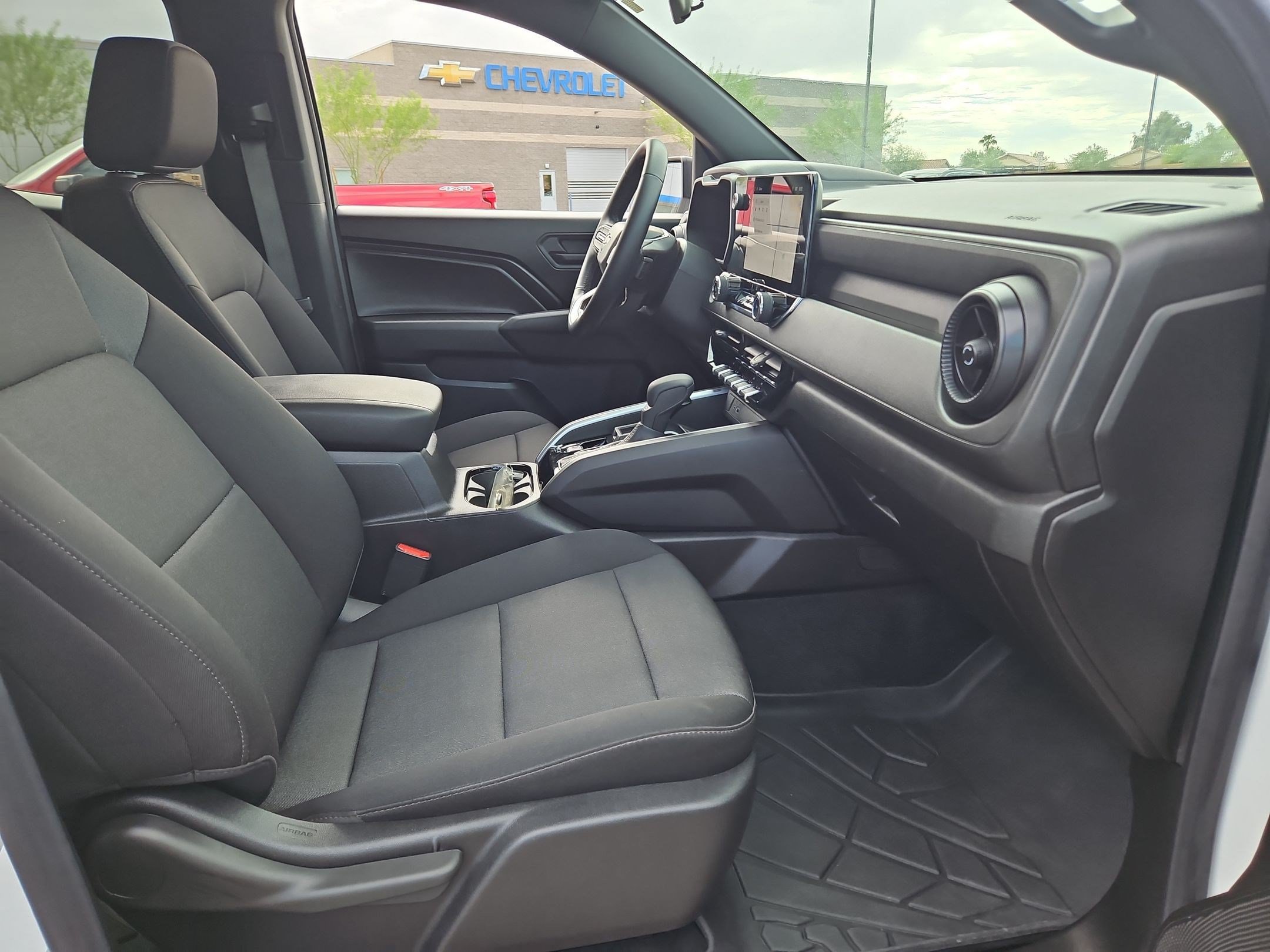 Used 2025 Chevrolet Colorado W/T w/ Advanced Trailering Package RWD image 30