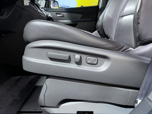Used 2011 Honda Odyssey EX-L image 28