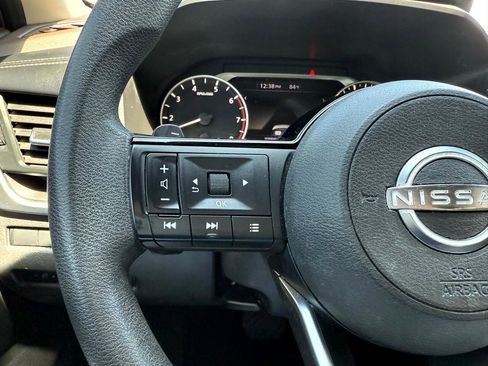 Used 2023 Nissan Rogue SV image 22