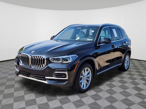 Used 2023 BMW X5 xDrive40i w/ Executive Package AWD/4WD image 2