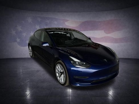 Used 2023 Tesla Model 3 Standard Range image 7
