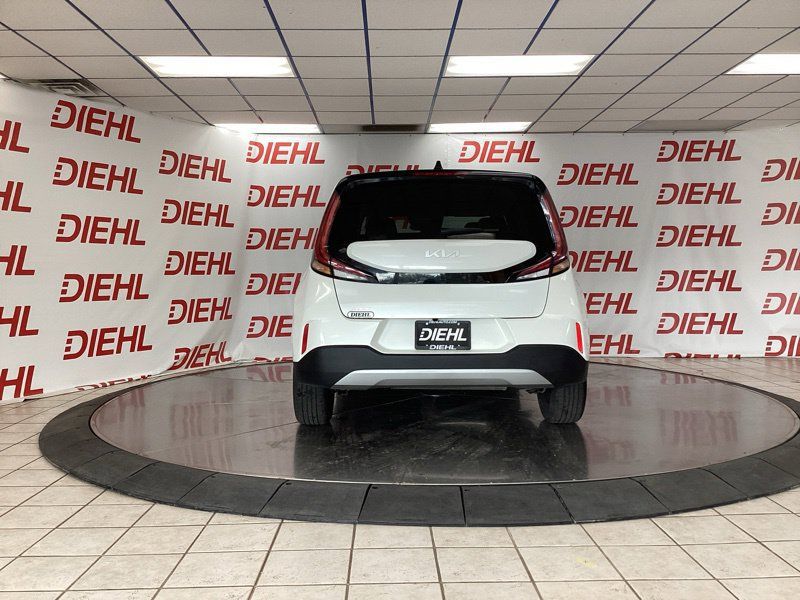 Certified 2024 Kia Soul LX FWD image 5