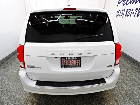 Used 2018 Dodge Grand Caravan SE w/ UConnect Hands-Free Group FWD image 5
