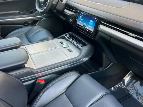 Certified 2025 Lincoln Navigator L Reserve AWD/4WD image 29