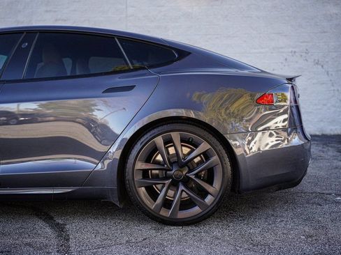 Used 2021 Tesla Model S Plaid image 11