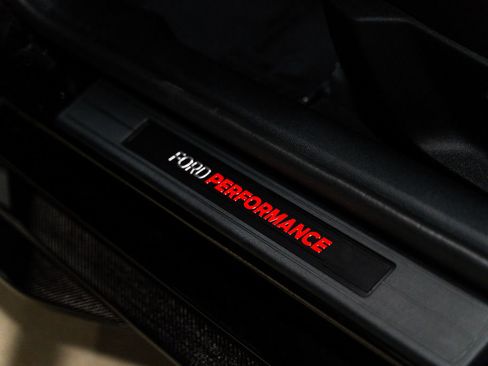 Used 2022 Ford Mustang Shelby GT500 w/ Carbon Fiber Track Pack image 10