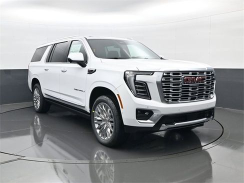 New 2026 GMC Yukon XL Denali image 3