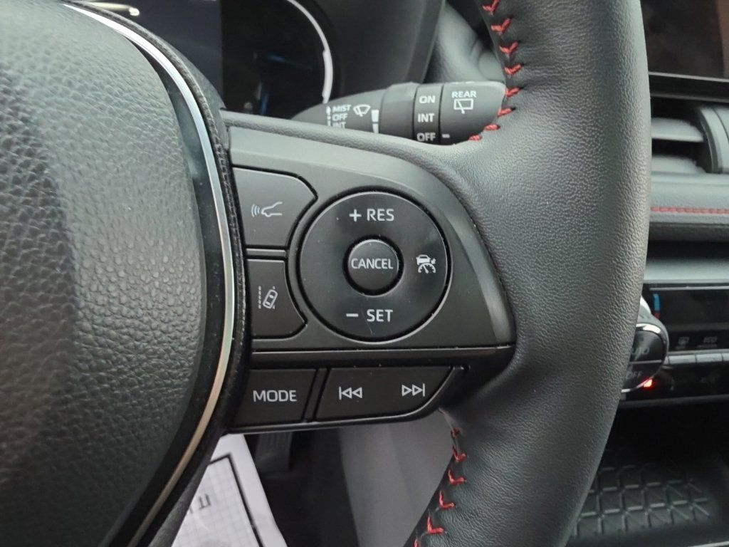 Used 2025 Toyota RAV4 SE AWD/4WD image 29