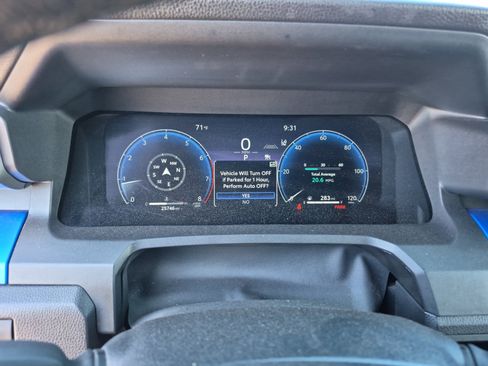 Certified 2025 Toyota Tacoma TRD Off-Road AWD/4WD image 10
