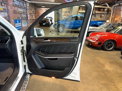 Used 2014 Mercedes-Benz GL 450 4MATIC image 99
