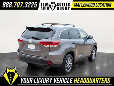 Used 2019 Toyota Highlander XLE image 4