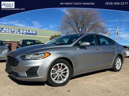 Used 2020 Ford Fusion SE FWD image 1