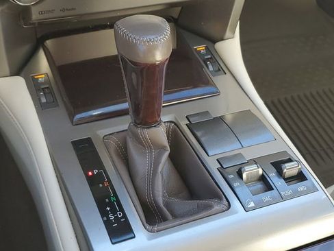 Used 2018 Lexus GX 460 image 38
