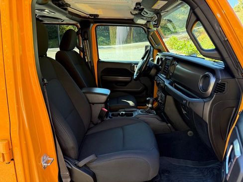 Used 2021 Jeep Gladiator Sport image 18