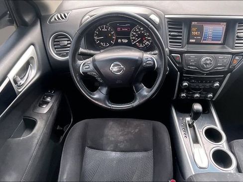 Used 2015 Nissan Pathfinder SV FWD image 5