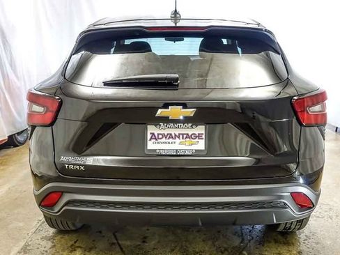 New 2026 Chevrolet Trax LS FWD image 6