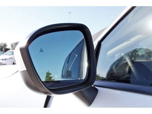 Certified 2025 Nissan Rogue SV image 10