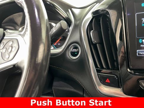 Certified 2018 Chevrolet Traverse LT image 4