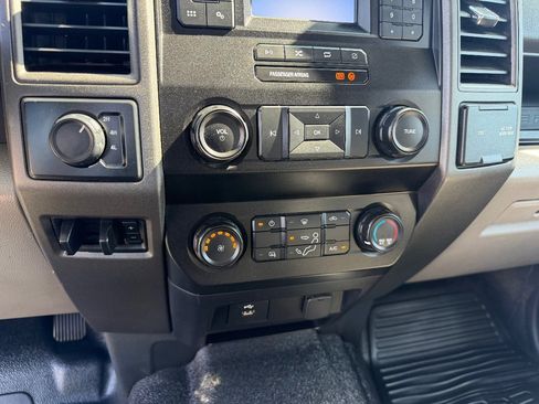 Used 2022 Ford F250 XL w/ Power Equipment Group image 19