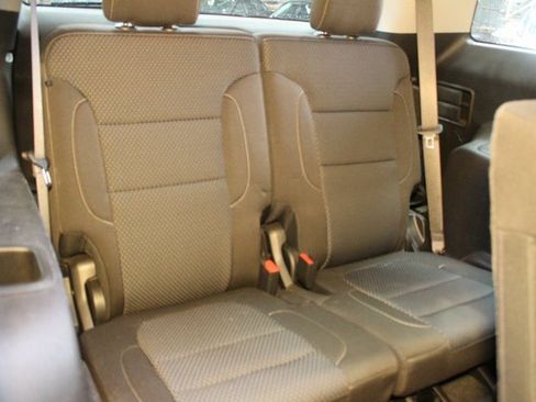 Used 2020 GMC Acadia SLE w/ GMC Pro Grade Package image 17