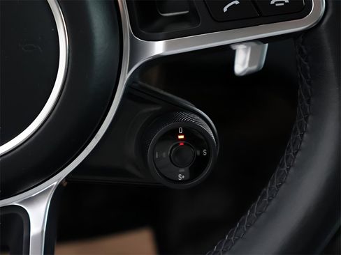 Used 2023 Porsche Cayenne GTS image 32