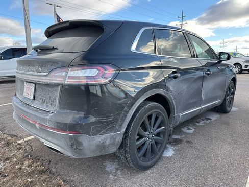 Used 2022 Lincoln Nautilus Reserve w/ Monochromatic Package image 10