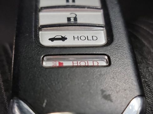 Used 2018 Honda Accord Sport image 31