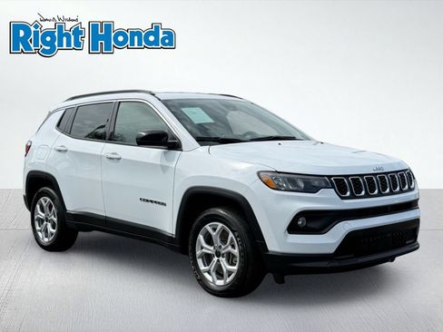 Used 2025 Jeep Compass Latitude AWD/4WD image 10
