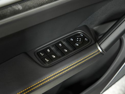 Used 2024 Porsche Cayenne Turbo GT AWD/4WD image 96