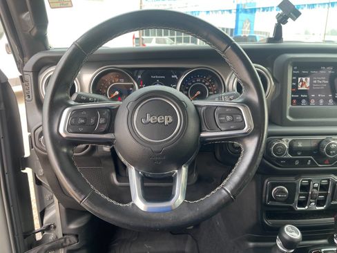 Used 2021 Jeep Gladiator Overland AWD/4WD image 24