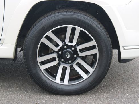 Used 2018 Toyota 4Runner Limited image 12