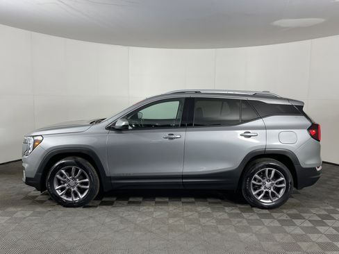 Used 2023 GMC Terrain SLT image 3