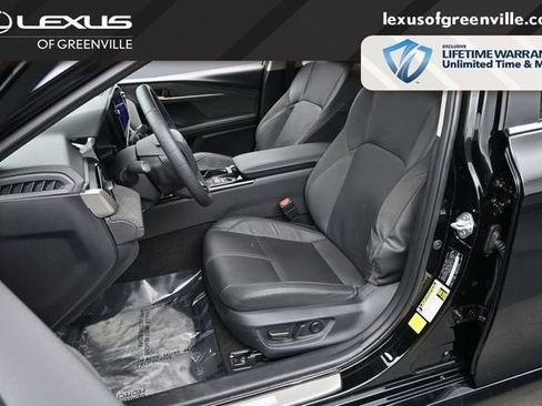 Used 2025 Toyota Camry XLE FWD image 21