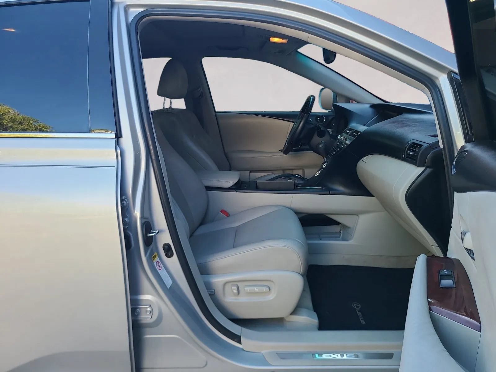 Used 2011 Lexus RX 350 2WD w/ Premium Pkg image 24