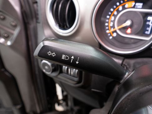 Used 2021 Jeep Wrangler Unlimited Sahara w/ LED Lighting Group AWD/4WD image 26
