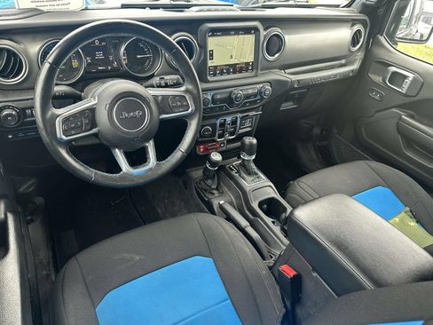 Used 2022 Jeep Wrangler Unlimited Rubicon 4xe AWD/4WD image 14
