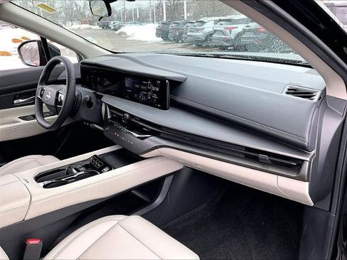 Certified 2025 Nissan Murano SV image 14